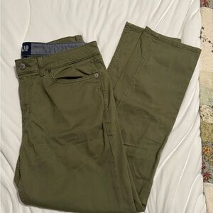 GAP Men's Khaki Green Chinos